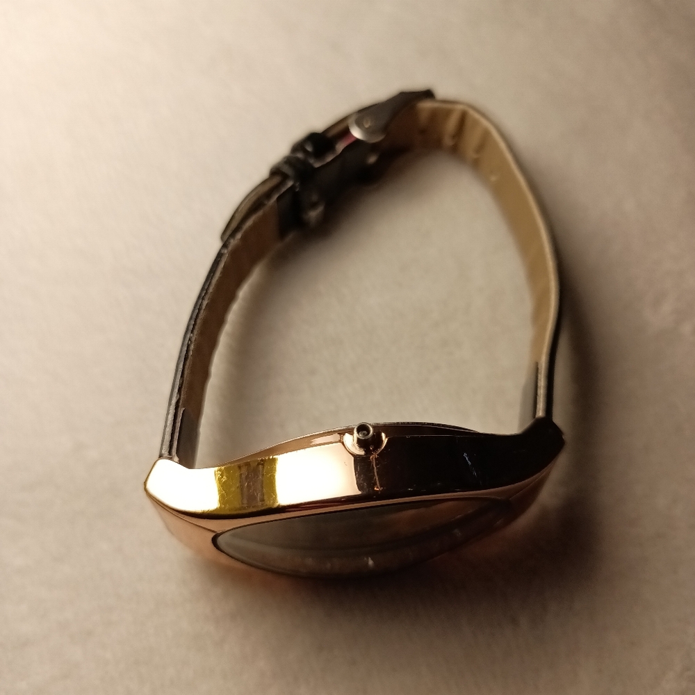 Rose Gold Color Watch - Picture 5 of 12